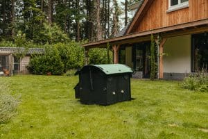 Nestera Medium ground coop rear view