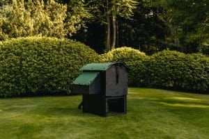 Nestera Medium raised coop